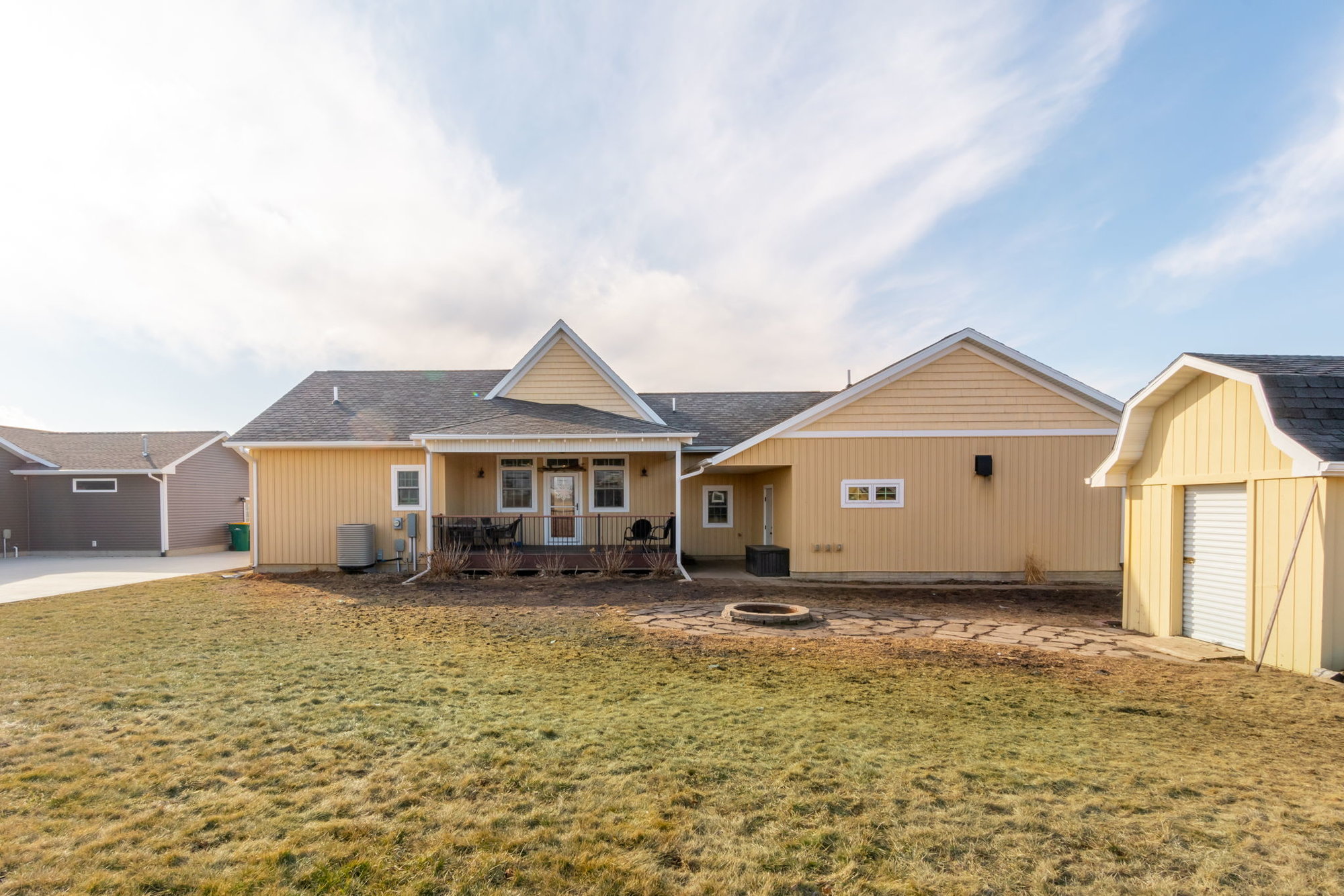 Modern Farmhouse Meets Country Chic in this Beautifully Crafted Custom Home in Independence Iowa